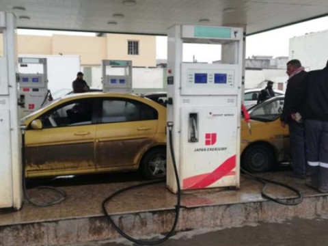 النفط تنفي استقطاع مبالغ إضافية عند استخدام البطاقة الالكترونية في محطات الوقود