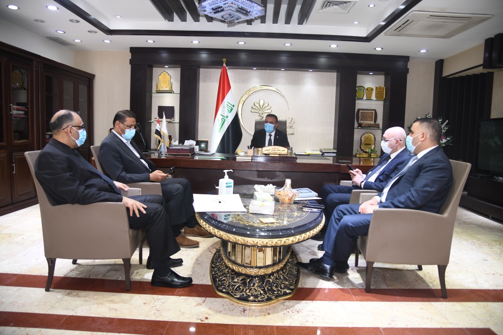 تصريح جديد من وزير الصحة العراقي بعد اقتراب حصيلة الإصابات مجدداً من الـ 5 آلاف