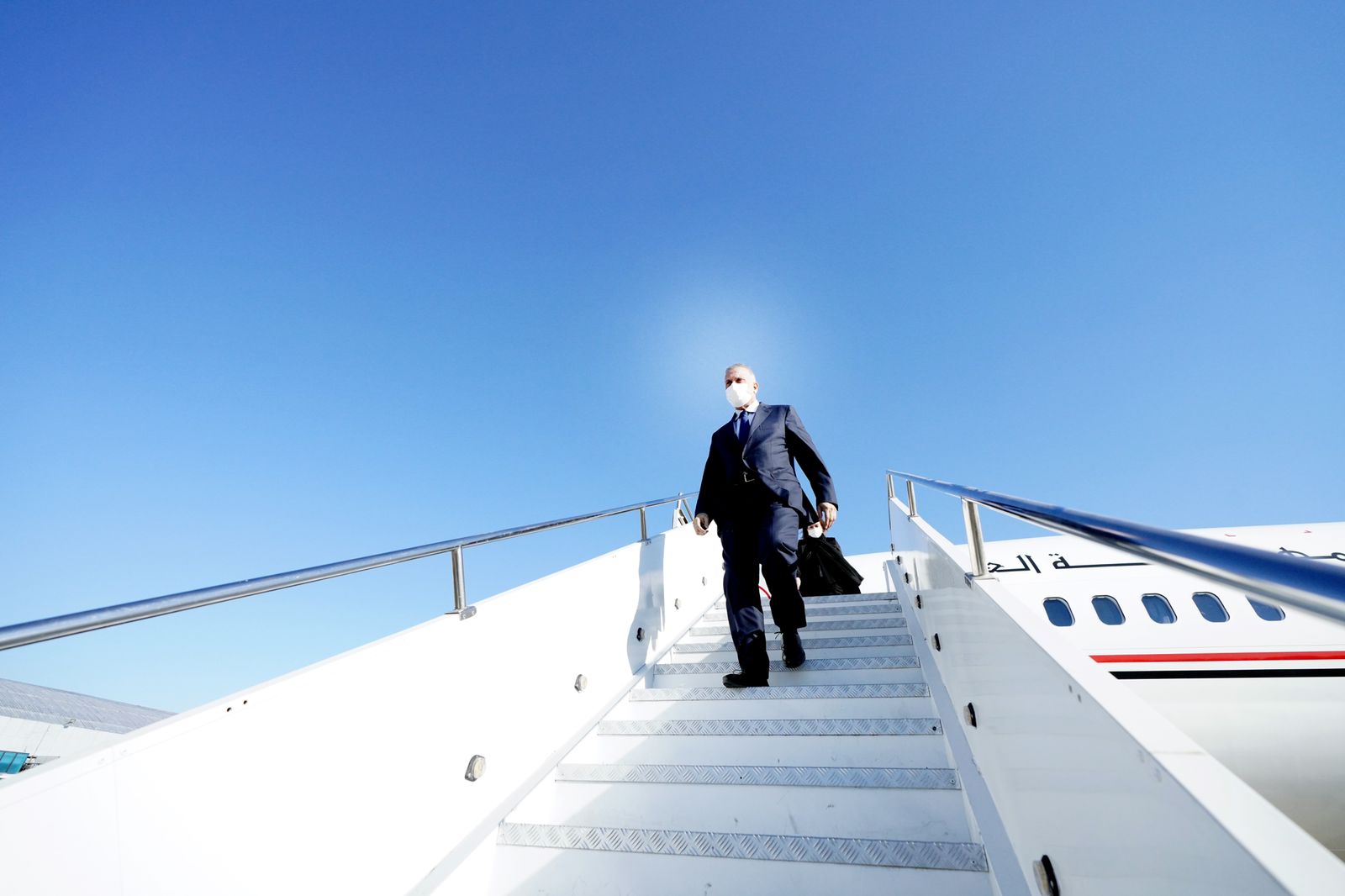 من جدة الى طهران.. الكاظمي يصل ايران