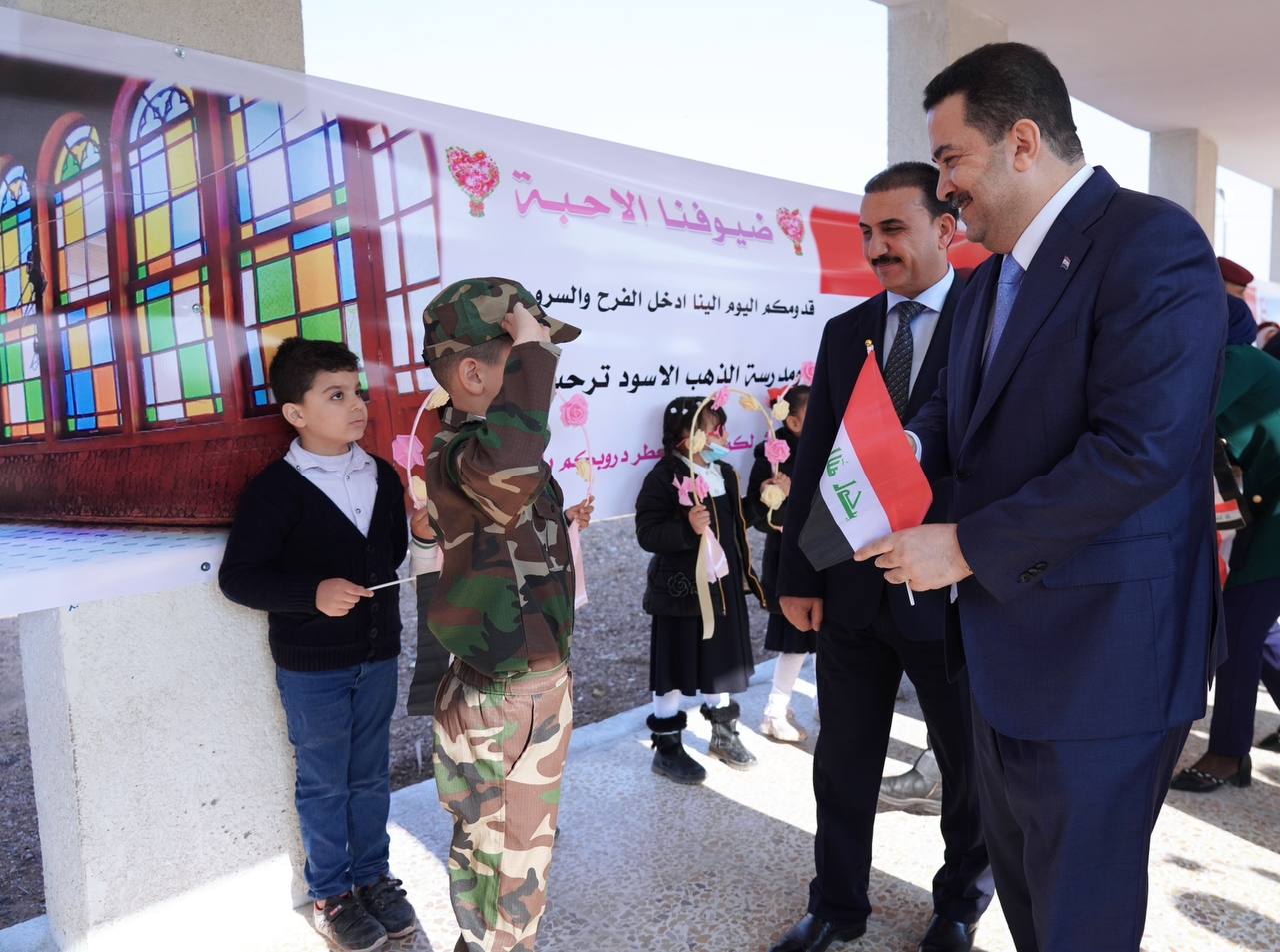 السوداني يعلن افتتاح 64 مدرسة في البصرة