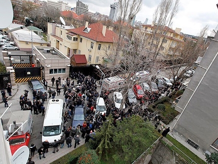 قتيل في تفجير انتحاري استهدف السفارة الأمريكية في أنقرة