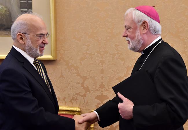 الجعفري يدعو الفاتيكان على تشجيع المسيحيين العراقيين البقاء في البلاد ويؤكد الحرب على الارهاب حرب جميع الديانات