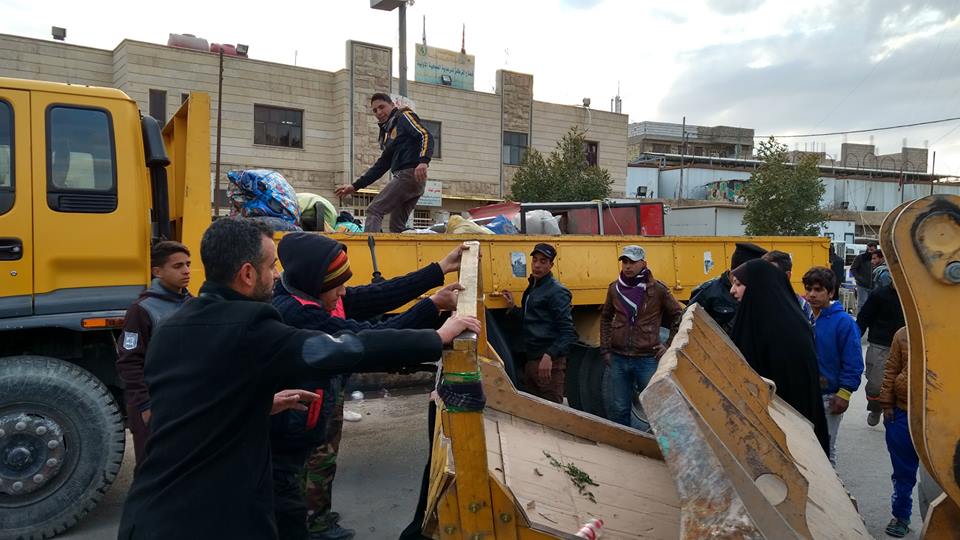 بالصور:حملة لإزالة التجاوزات في شارع الجمهورية بكربلاء