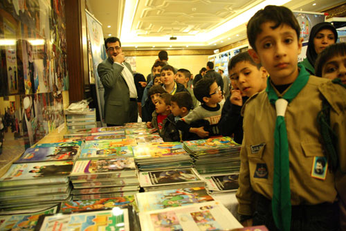 رغم غزارة الامطار وسوء الحالة الجوية اقبال منقطع النظير على معرض العتبة الحسينية المقدسة في بيروت