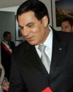 صحيفة : انتحار الرئيس التونسي المخلوع "زين العابدين بن علي"