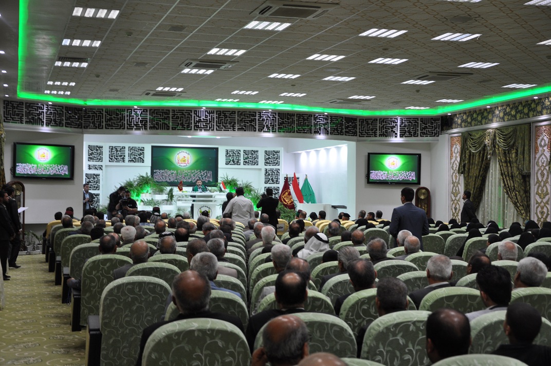 كربلاء :تكريم لمعلمين ومدرسين متقاعدين داخل الصحن الحسيني الشريف بالصور