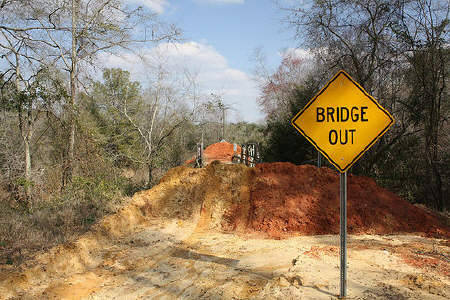 سرقوا جسراً وزنه 10 أطنان وطوله 20 متراً!