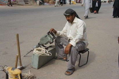 في ذكرى عيد العمال :عمال كربلاء نحن شريحة منسية والمعنيين لا يسمعون اصواتنا