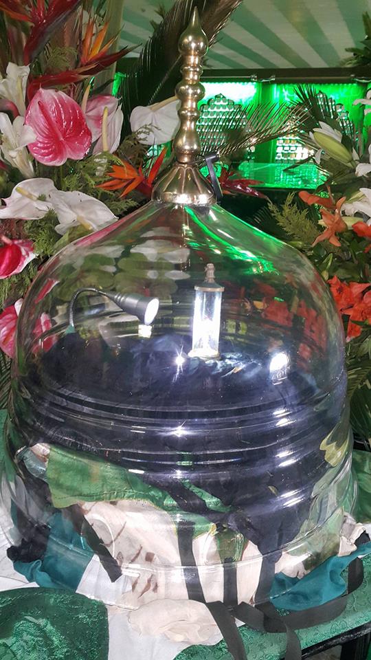 كربلاء:عرض الشعرة المنسوبة للرسول الأكرم محمد (صلى الله عليه وآله) تيمناً بولادة الامام الحسين (عليه السلام)