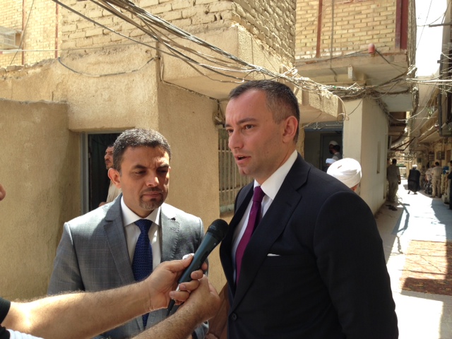 بالصور:نيكولاي ملادينوف يلتقي المرجع السيستاني : بحثنا مع سماحة المرجع السيستاني موضوع تشكيل الحكومة الجديدة