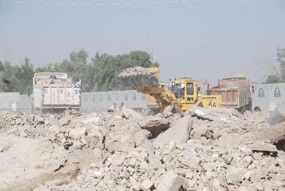 رفع 18 ألف طن من الأنقاض في أحياء متفرقة ضمن مهرجان يوم كربلاء  المقدسة(مصور)