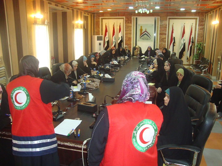 جمعية الهلال الاحمر العراقي تقيم دورات للإسعافات الاولية للموظفات في كربلاء