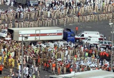 صحف سعودية: حجاج البيت الحرام هذا العام سيحملون سوارا الكترونيا