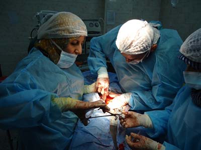 فريق طبي في كربلاء ينجح بإجراء عملية استئصال رحم لامرأة مصاب بالسرطان