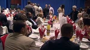 قناة فرنسية ترفع أذان الصلاة في مبادرة جديدة من نوعها في الإعلام الفرنسي وشخصيات سياسية فرنسية تقاسم الصائمين موائد الإفطار