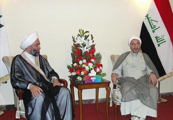 وكيل رئيس ديوان الوقف الشيعي يلتقي برئيس جماعة علماء العراق الشيخ خالد الملا لاستحضار مؤتمر الأديان الذي سيقام في العراق