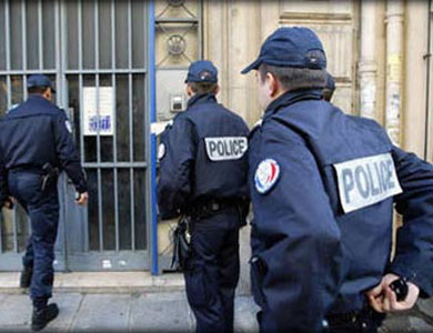 اعتقال امرأة في باريس للاشتباه بارتباطها بالقاعدة