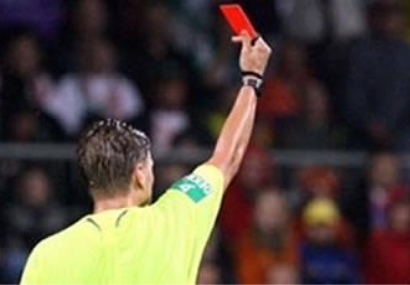 طرد لاعب ايراني في أول 15 ثانية..!