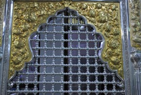 العتبة العباسية تؤكد انجاز 80% من شباك مرقد ابي الفضل بايادي  عراقية100% وتنفي جمع تبرعات من خارج العراق