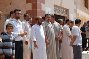 وفد من مكتب المرجع السيستاني يصل مدينة القائم لتوزيع مساعدات للاجئين السوريين