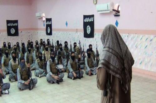 عضو مجلس شيوخ نينوى يكشف عن اهم معسكرات الدواعش في الموصل