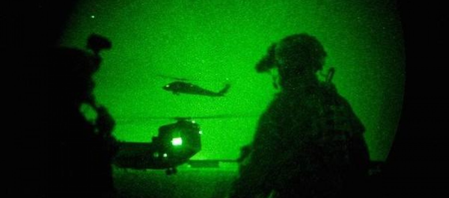 قوة امريكية كردية تقوم بعملية انزال جوي في كركوك