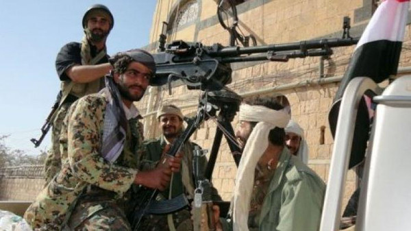 الحوثيون يدخلون مدينة "حوث" ويستولون على منزل الأحمر