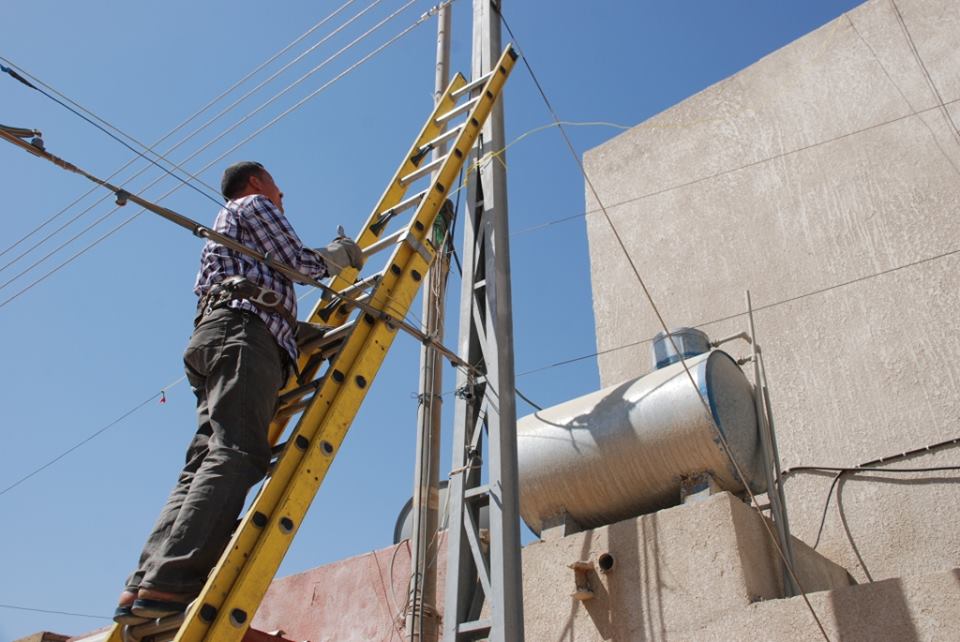 الكهرباء تستكمل مشاريعها في غرب كربلاء وتشن حملة لرفع التجاوزات