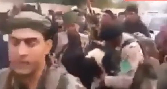 بالفيديو :الحشد الشعبي يلقي القبض على متورط بجريمة سبايكر