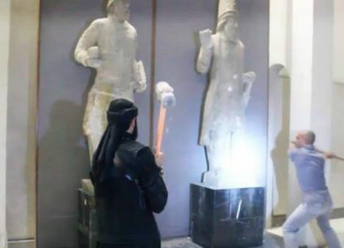 "المحامون العرب" يدينون تحطيم مقتنيات متحف نينوى