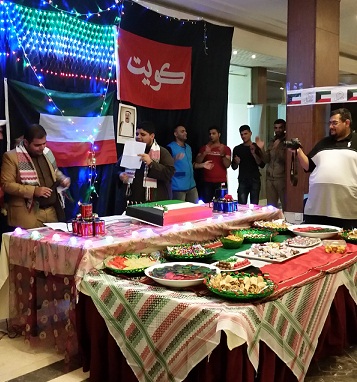 كويتيون من زوار العتبات المقدسة  يحتفلون بالعيد الوطني لبلادهم في كربلاء