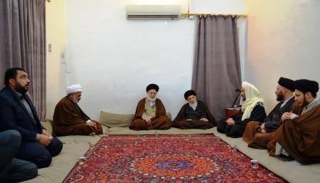 المرجع الحكيم يلتقي امام وخطيب الحضرة القادرية ببغداد