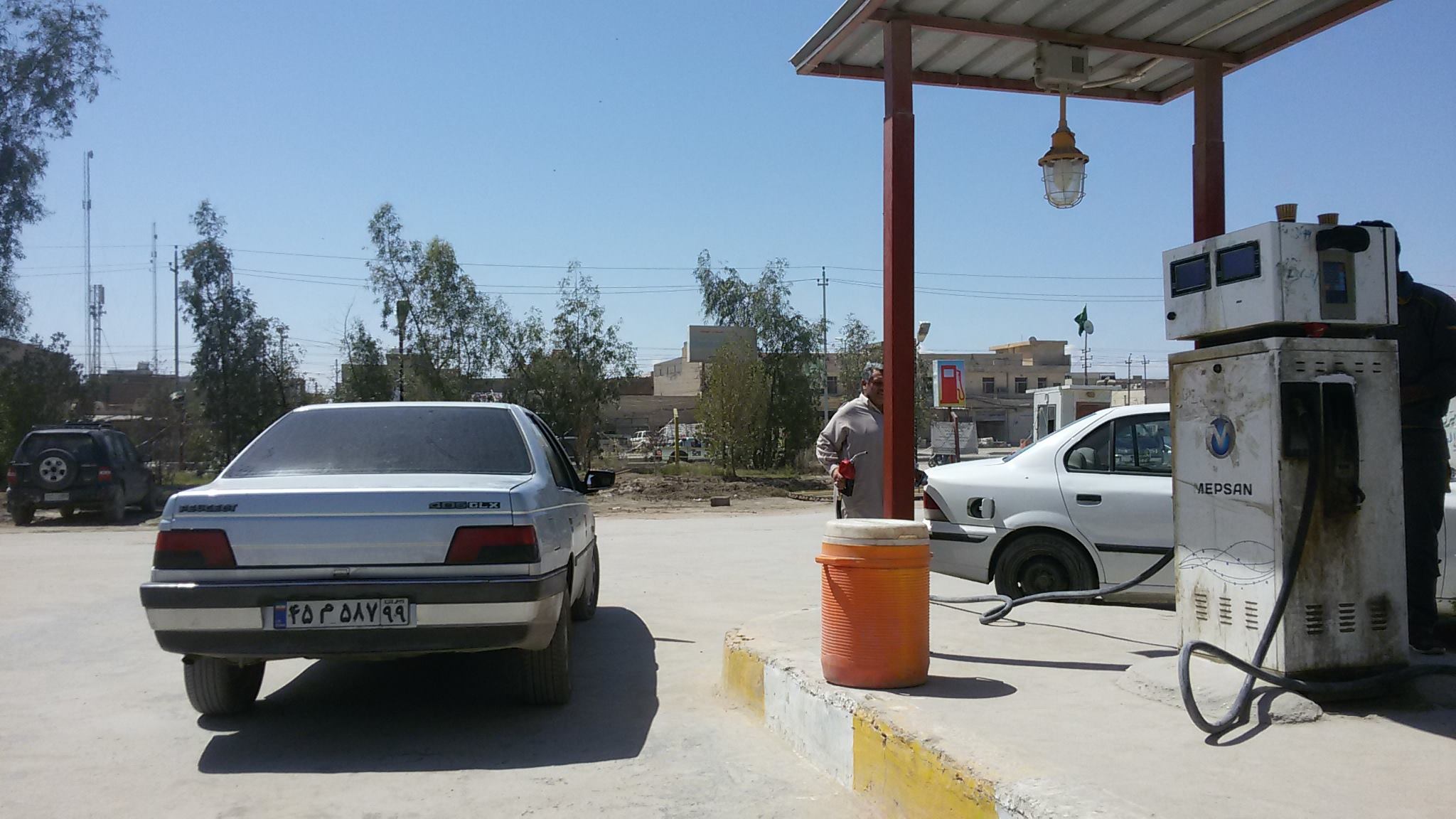 بالصور:سيارات بلوحات إيرانية تتجول في محافظة كربلاء