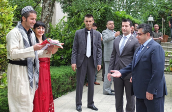 علم كردستان فوق عاصمة الاتحاد الأوروبي بروكسل وممثل حكومة الاقليم يعتبرها بمثابة الاستقلال!!