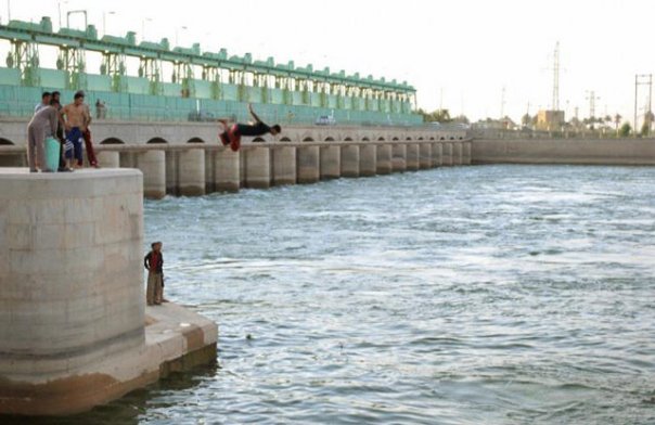 "داعش" يغلق بوابات سدة الرمادي ويمنع تدفق المياه الى الخالدية والحبانية