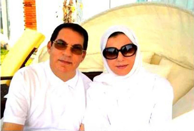 صحيفة فرنسية تلتقط أول صورة لـ"زين العابدين بن علي" وزوجته في السعودية