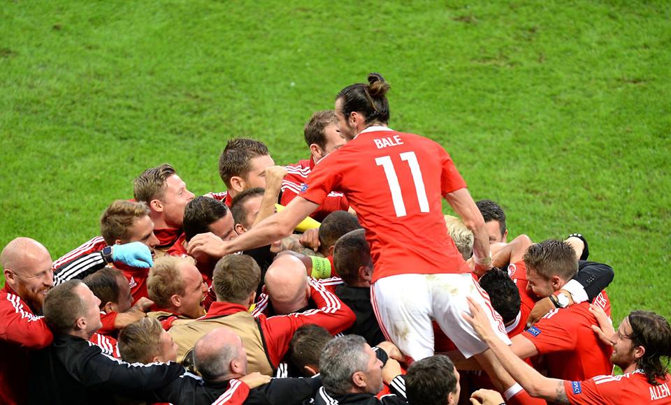 ويلز تتأهل لدور نصف النهائي في بطولة #يورو_2016 بعد فوزها الكبير على بلجيكا