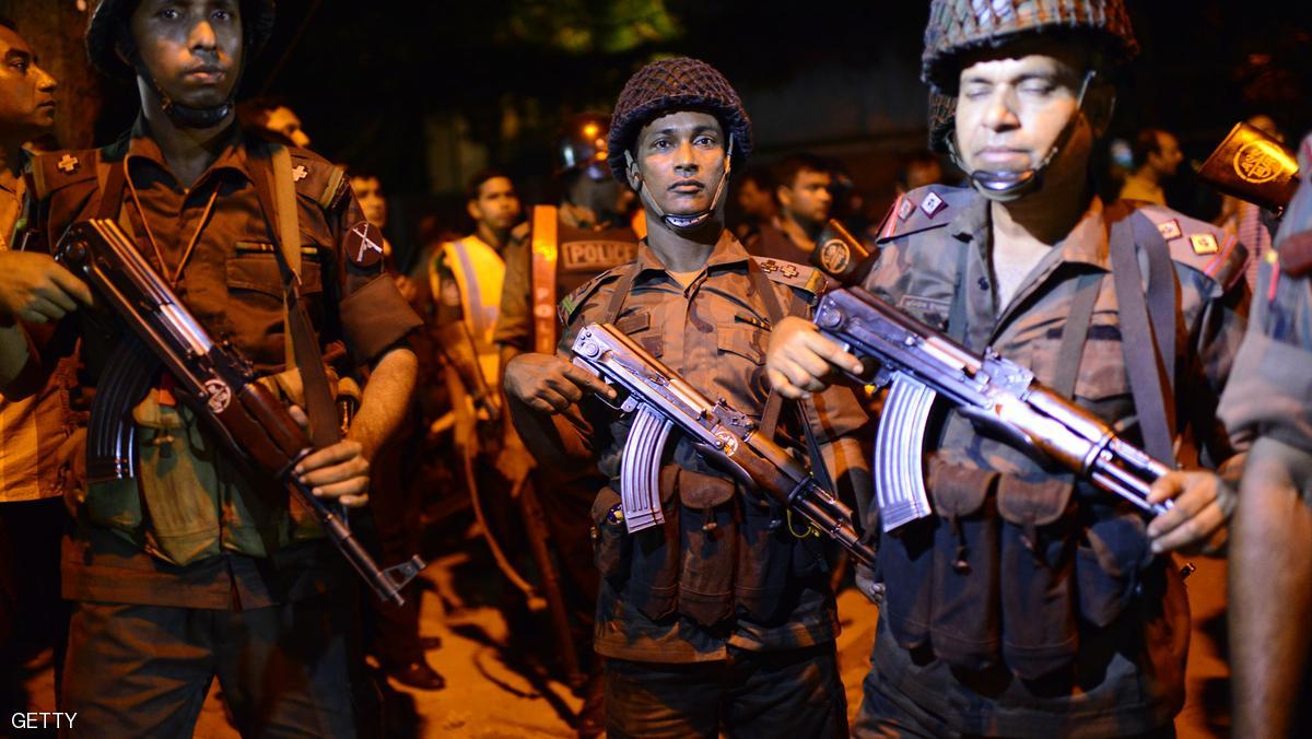 شرطة بنغلادش تبدأ عملية "تحرير رهائن" من داعش