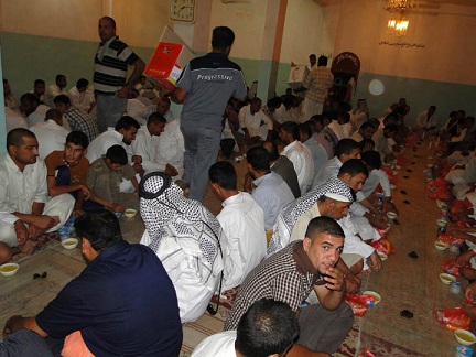مؤسسة سيد الشهداء (ع) للتنمية البشرية تقيم مآدب إفطار في كربلاء المقدسة