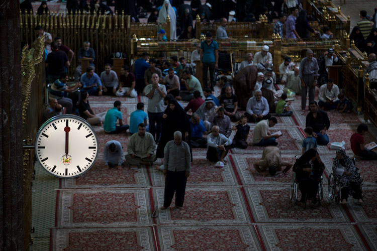 كربلاء:نصب اولى الساعات الرقمية في الصحن الحسيني الشريف