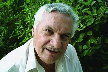 وفاة المخرج عبد الهادي مبارك وجثمانه يشيع اليوم من مبنى المسرح الوطني