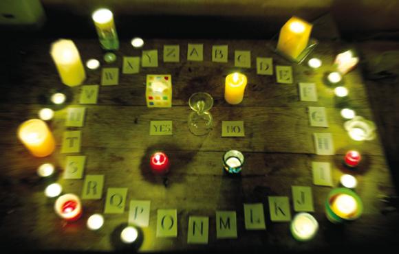 خطر (ويجا ) يهدد بعض فتياتنا وسط موجة اتنشارها بين الطالبات