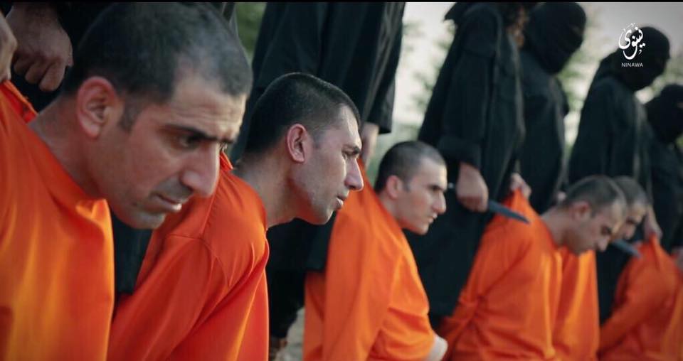 بالصور.. "داعش" تعدم اسرى قوات البيشمركة