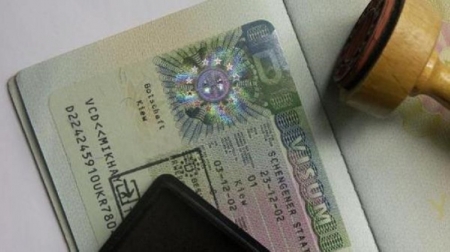 السعودية تبدأ تطبيق رسوم التأشيرات الجديدة