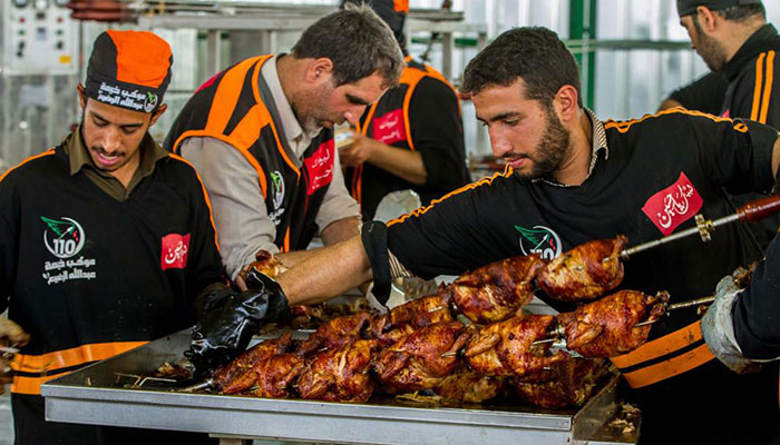 بالصور:ماذا يقدم الكويتيون لزوار الاربعين في كربلاء من خدمات ؟