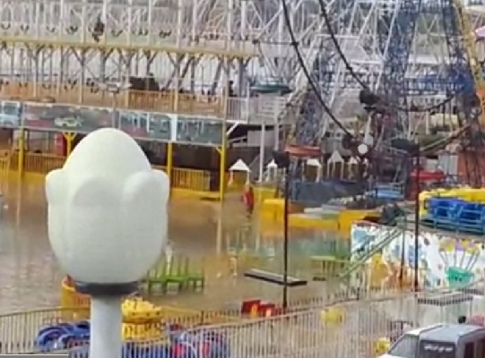 تقرير مصور عن فيضان كورنيش الاعظمية في بغداد