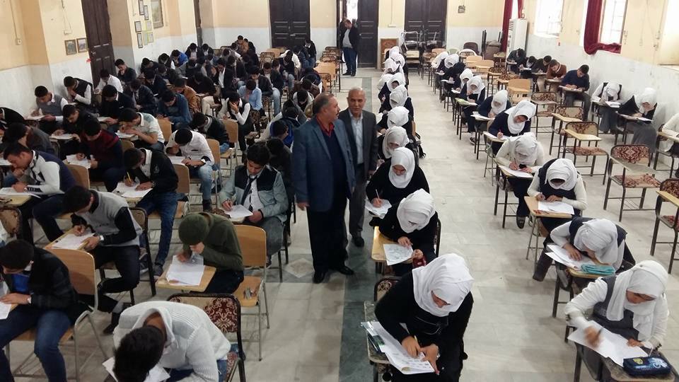 بابل: تجري امتحان لاختيار فريق اولمبي لمادة  للرياضيات (مصور)