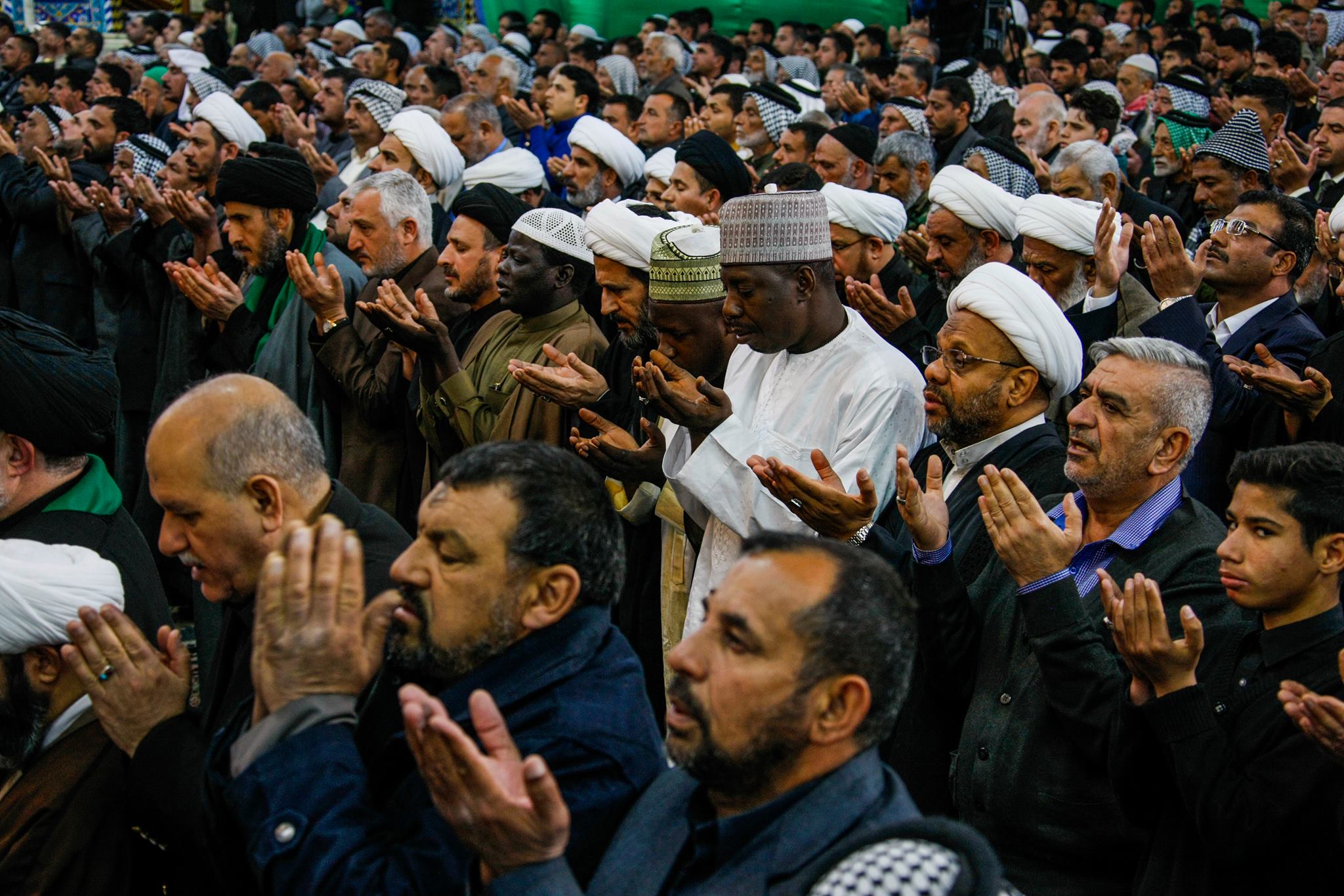 بالصور:صلاة الجمعة بالصحن الحسيني الشريف