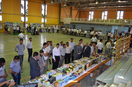 العتبة العلوية تقيم معرضا للكتاب في الناصرية