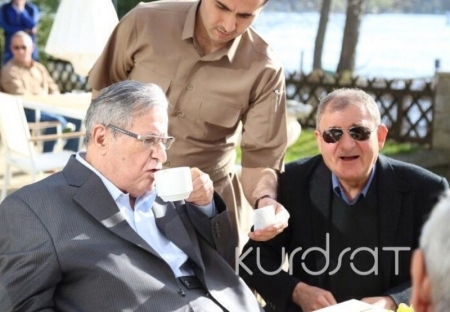 الرئيس الطالباني يظهر بصور جديدة من مشفاه في المانيا